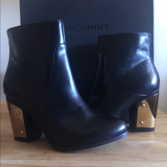 Heeled black bootie - Picture 2 of 3